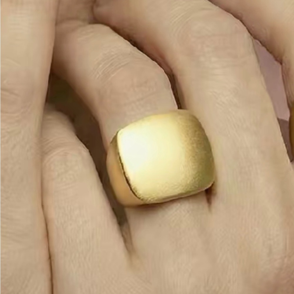 Chunky Square Signet Ring (Matte Finish) - Picture 4 of 5